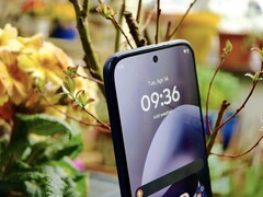 Motorola Moto G67 har en höjdpunkt i synnerhet: AMOLED-skärmen.