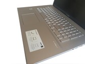Asus VivoBook 17 F712JA bärbar dator med Full-HD IPS och passiv kylning