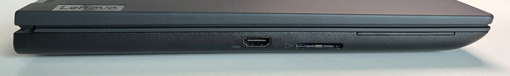 Vänster: HDMI 2.1, SD-kortläsare, SmartCard-läsare (tillval)