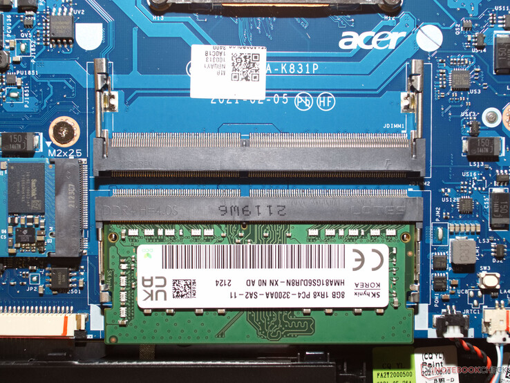 8 GB DDR4-3200 RAM-minne i Acer Aspire 7