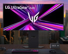 LG UltraGear OLED 34GX900A levereras med ett relativt tjockt justerbart stativ. (Bildkälla: LG)