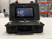 Ett komplett cyberdeck tillverkat av Raspberry Pi.