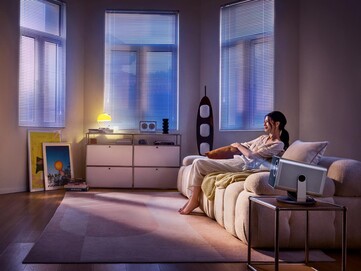 Leica Cine Play 1 Plus levereras med ett integrerat lutningsstativ. (Bildkälla: Leica)