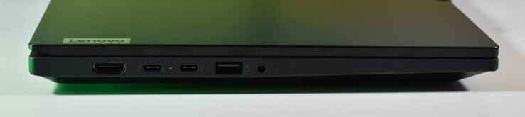 vänster: HDMI, 2x Thunderbolt 4, USB-A 3.2 Gen 1, 3,5 mm ljud