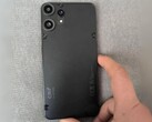 Andra Redditors har kommenterat att telefonen kan vara en aning mindre än sin föregångare (Bildkälla: PanickCat via Reddit)