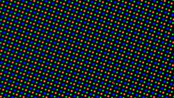 Huvudpanelen använder också en RGGB-subpixelmatris som består av en röd, en blå och två gröna lysdioder.