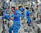 Några kinesiska astronauter på den kinesiska rymdstationen Tiangong (Bildkälla: China Manned Space Agency; beskuren)