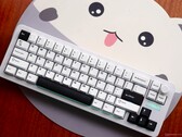 Prisvärt mekaniskt tangentbord med unik design som förstörs av tvivelaktiga knappsatser: Epomaker Galaxy68 recension