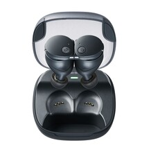 Laddningsfodralet är kompatibelt med trådlösa Qi-laddare (Bild med tillstånd: Audio Technica)