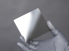 Cerabyte siktar på ultratät, hållbar arkivlagring. På bilden: Cerabytes glaskeramiska förvaring (Bildkälla: Cerabyte)