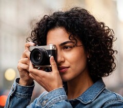 Esquisse Camera rymmer en Micro Four Thirds-sensor i ett kompakt kamerahus.