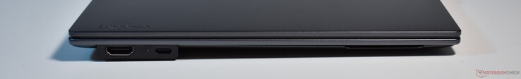 vänster: HDMI, Thunderbolt 4