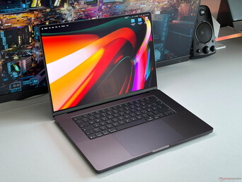 MacBook Pro 16 M5 med Thunderbolt 5
