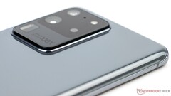 Precis som på Galaxy S20 Ultra (bilden) kan Samsung enligt en rapport även komma att använda sig av en kamerabump på Galaxy S26 Ultra. (Bildkälla: Notebookcheck)