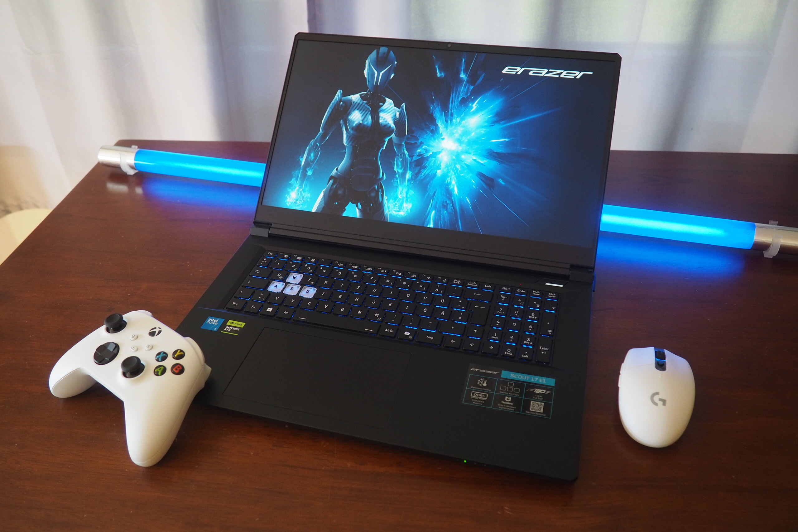 Medion Erazer Scout 17 E1 med RTX 5050 i recension
