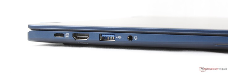 Vänster: USB-C 4.0 med Power Delivery + DisplayPort, HDMI 2.1, USB-A (5 Gbps), 3,5 mm headset