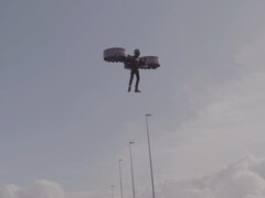 En person som flyger CopterPack3 (Bildkälla: CopterPack; skärmdump)