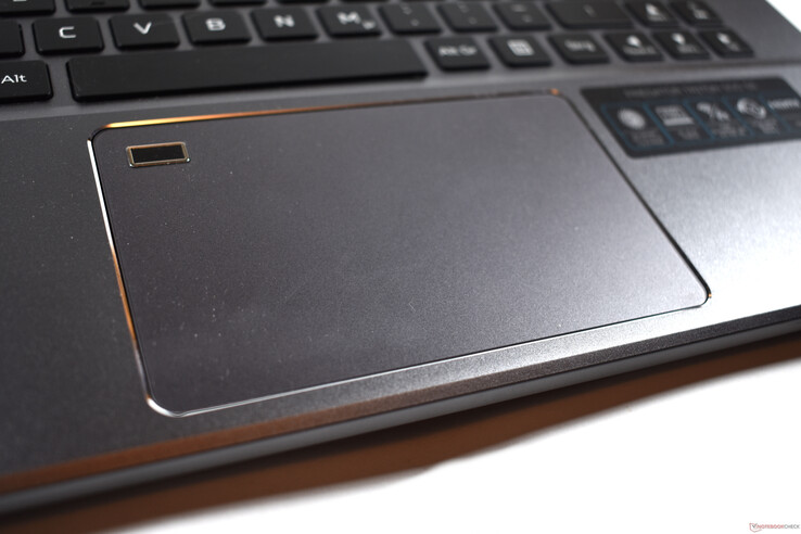 Acer Predator Triton 500 SE: pekplatta med integrerad fingeravtrycksläsare