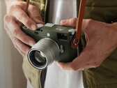 Safari-utgåvan av den ikoniska mätsökarkameran Leica M11-P kommer att finnas i olivgrönt (Bildkälla: Leica)