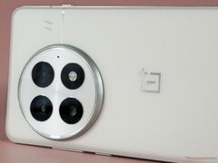 Den kommande OnePlus 15 är tänkt att bli smalare och kommer att drivas av Snapdragon 8 Elite 2