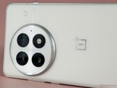 Den kommande OnePlus 15 är tänkt att bli smalare och kommer att drivas av Snapdragon 8 Elite 2