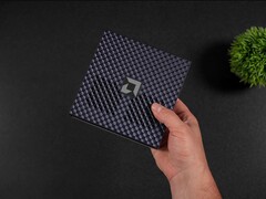 AMD Ryzen AI Max+ 395 Strix Halo mini-PC visas med SteamOS för jämförelser av spelprestandatester