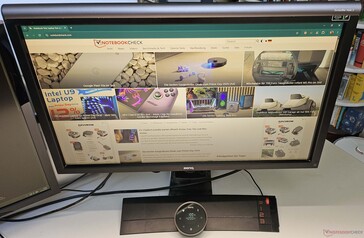 När Screenbar väl är monterad på skärmen märks den inte särskilt mycket.