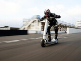 Bo The Turbo har en 24.000 W dubbelmotor och erbjuder en topphastighet på 100 mph (160 km/h) (Bildkälla: Bo)