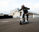 Bo The Turbo har en 24.000 W dubbelmotor och erbjuder en topphastighet på 100 mph (160 km/h) (Bildkälla: Bo)