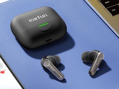 EarFun Air Pro 4 Plus trådlösa öronsnäckor med dubbla drivrutiner kommer med 6-mikrofoners AI-brusreducering, Hi-Res Audio och 36 timmars drifttid. (Bildkälla: EarFun)
