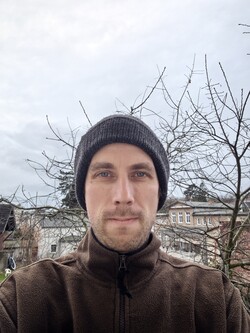 Selfie med 13 MP vidvinkelkamera på Huawei Pura 80 Pro 