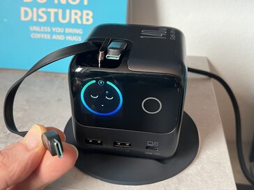 2x USB typ C (100 W vardera)