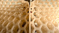 Den humanoida roboten 1X NEO är täckt av en mjuk, skyddande kudde av 3D-polymer. (Bildkälla: 1x)