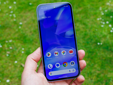 Google Pixel 9a utomhus