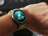 Huawei Watch GT 7 Pro finns även i iögonfallande grönt och gult.