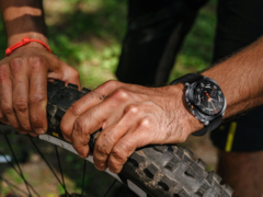 Rogbid Apex TS (bilden) har även en inbyggd LED-ficklampa för utomhusbruk. (Bildkälla: Rogbid)