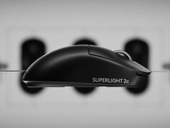 Logitech G Pro X Superlight 2c kompakt spelmus från sidan. (Bildkälla: Logitech)