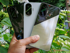 Sidhuvud Xiaomi droppar hintar om Poco F7 smartphone i tidigt sanktionerade bilder och unboxing video Sammanfattning Xiaomi har nu avslöjat Poco F7 i tre färgalternativ för lansering. Medan företaget håller tyst om specifikationer för nu, har Poco F7 Limited Edition gett en smak av vad som kommer att komma från den tredje och sannolikt billigaste utgåvan i Poco F7-serien. Nyckelord Xiaomi, Xiaomi Poco F7, Poco F7, Android, smartphone, Qualcomm, Qualcomm Snapdragon Bildhuvud Vi har redan Poco F7 i handen med sina tre lanseringsfärgalternativ. (Bildkälla: Notebookcheck) #text Xiaomi har lyft på locket på Poco F7 inför dess fullständiga debut den 24 juni. Som vi har täckt separat, har företaget åtagit sig att inte bara erbjuda enheten i Indien utan också globalt. För övrigt har bevis för det förra nu dykt upp på Geekbench. Inför nästa vecka har Xiaomi tillåtit oss att publicera foton av Poco F7 i dess tre lanseringsfärger. Från dessa kan vi bekräfta att enheten har en metallram med motsvarande knappar och ett iögonfallande kamerahus. Även om utseendet kan antyda något annat, är de gröna blixtarna på varje lins rent dekorativa och inte aktiva lysdioder. Under tiden verkar det som att även Limited Edition-versionen är redo för en global lansering. Limited Edition-modellen har en nästan genomskinlig finish och avslöjar också att Poco F7 kommer att levereras med ett Qualcomm Snapdragon-chipset och en 50 MP primärkamera med OIS, precis som Poco F7 Pro innan den (för närvarande 599,99 USD på Amazon). Tyvärr kan vi inte dela med oss av några ytterligare specifikationer i detta skede. Vänligen se TechTablets video nedan för mer information inför nästa tisdags lanseringsevent. Källa(n): Notebookcheck & TechTablets https://www.youtube.com/watch?v=t-YuUf7rufs Amazon-länk https://www.amazon.com/Xiaomi-Tmobile-Global-Unlocked-24117RK2CG/dp/B0F2N4MPTC Länkade artiklar Anmärkningar metallram, metallknappar som förväntat, begränsad upplaga har en kvasi-genomskinlig finish