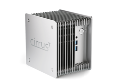 Fläktlös kompakt mini-dator med Intel Arrow-Lake-processorer. (Bildkälla: Cirrus7)