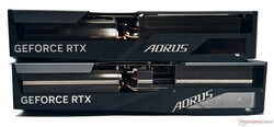Aorus GeForce RTX 4070 Ti Master (överst) och RTX 4080 Master (nederst)