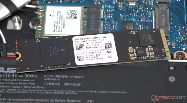En PCIe 4 SSD fungerar som systemenhet.