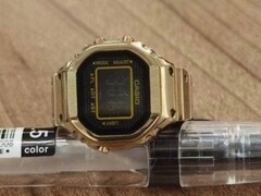 Den äldre bilden av den ryktbara Casio CRW-001G-9 guldringklockan (bilden), som verkar vara en tidig förproduktionsprototyp. (Bildkälla: Great G-Shock World)