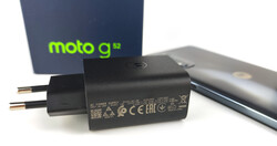 Motorola Moto G52 levereras med en laddare.
