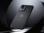 OnePlus 15R kommer att bli global den 17 december. På bilden: den svarta färgvarianten av Snapdragon 8 Gen 5-telefonen. (Bildkälla: OnePlus)