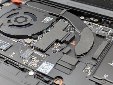 Den lilla kylningslösningen gör att vi är lite oroliga för fläktljudet, vilket var ett problem på den ursprungliga Laptop 13.5