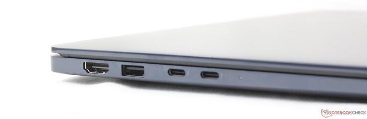 Vänster: HDMI 2.1, USB-A 3.2 Gen. 1, 2x USB-C Thunderbolt 4 med DisplayPort 2.1 + Power Delivery