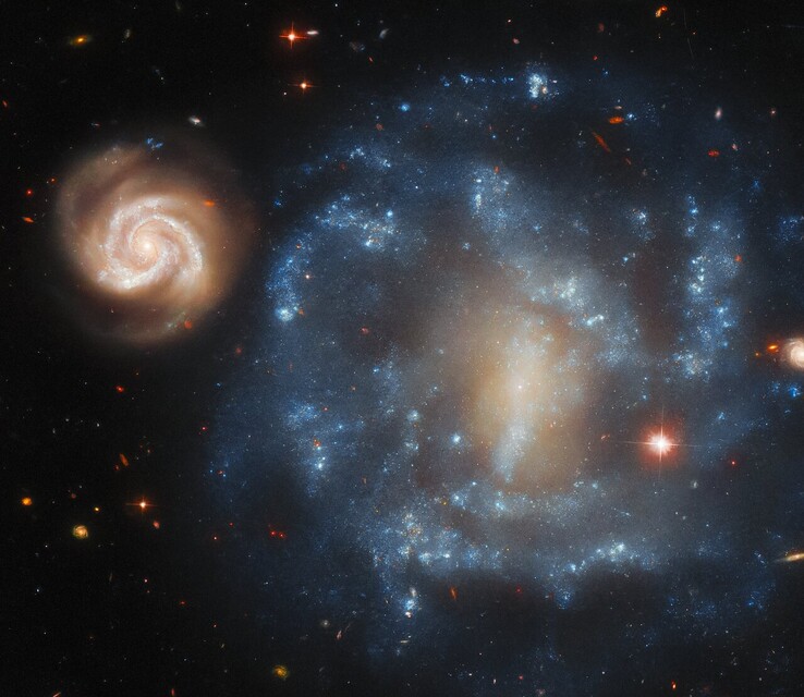 Hubble-bild av Arp 4 (Bildkälla: flera; se källor)