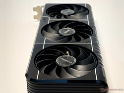 Prime RTX 5080 OC:s tre axiala teknikfläktar stannar helt på tomgång