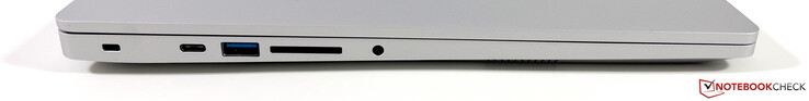 Vänster sida: Kensington Lock, USB-C 3.2 Gen.2 (10 Gbps, DisplayPort-ALT mode 1.4, Power Delivery), USB-A 3.2 Gen.1 (5 Gbps), kortläsare, 3,5 mm stereojack