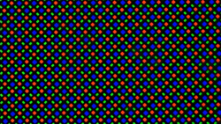 OLED-displayen använder en RG/BG subpixelmatris som består av en röd, en blå och en grön LED vardera.